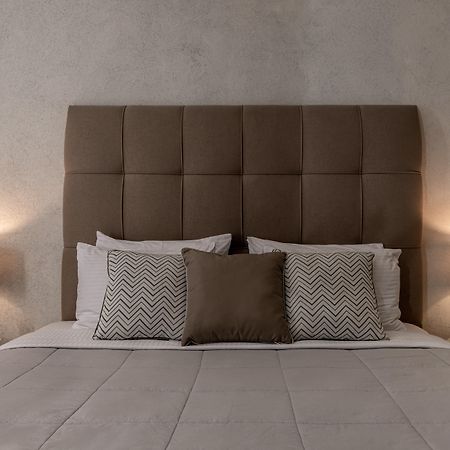 Splendour Hotel And Suites Фиростефани Екстериор снимка