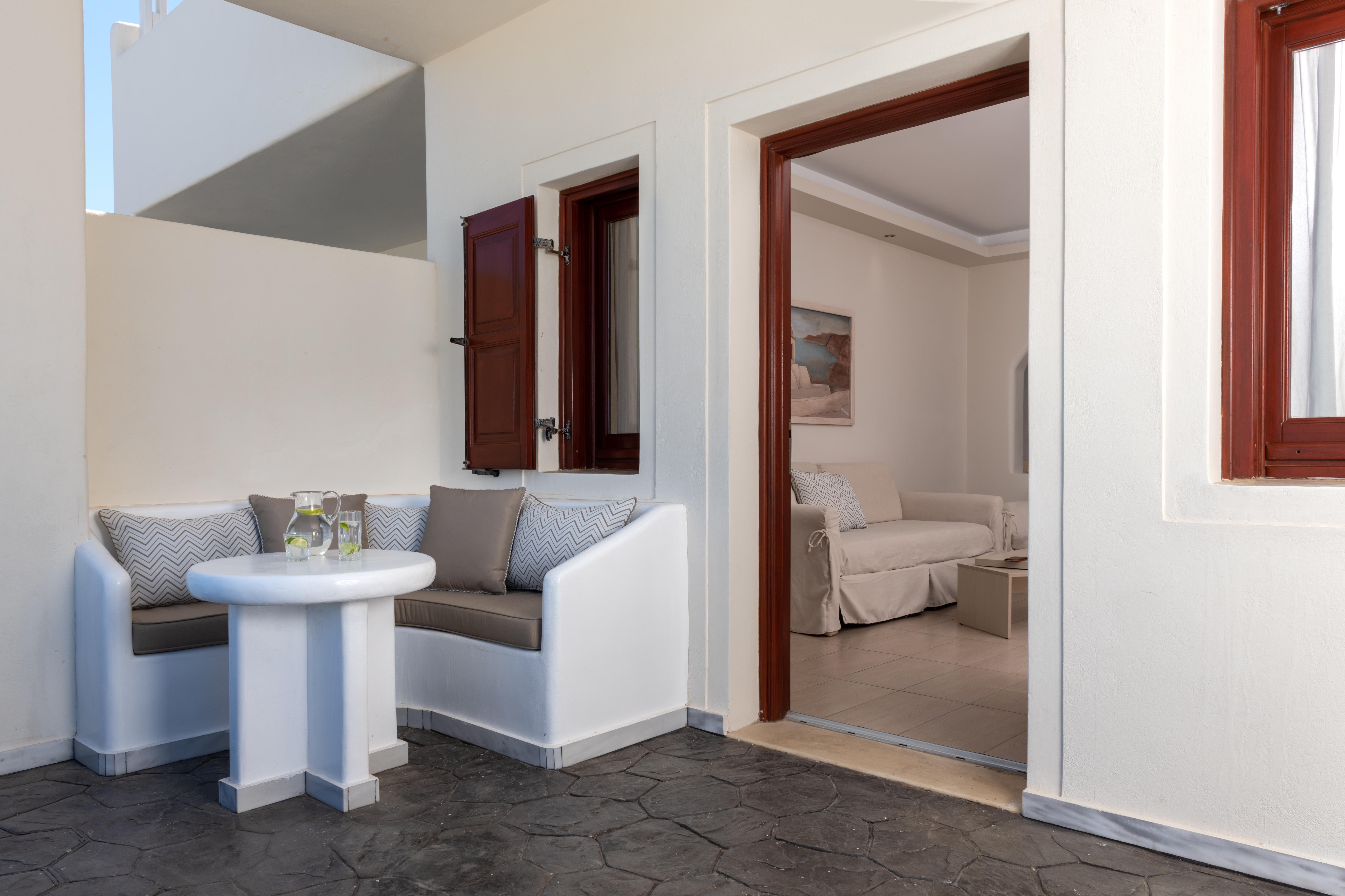 Splendour Hotel And Suites Фиростефани Екстериор снимка