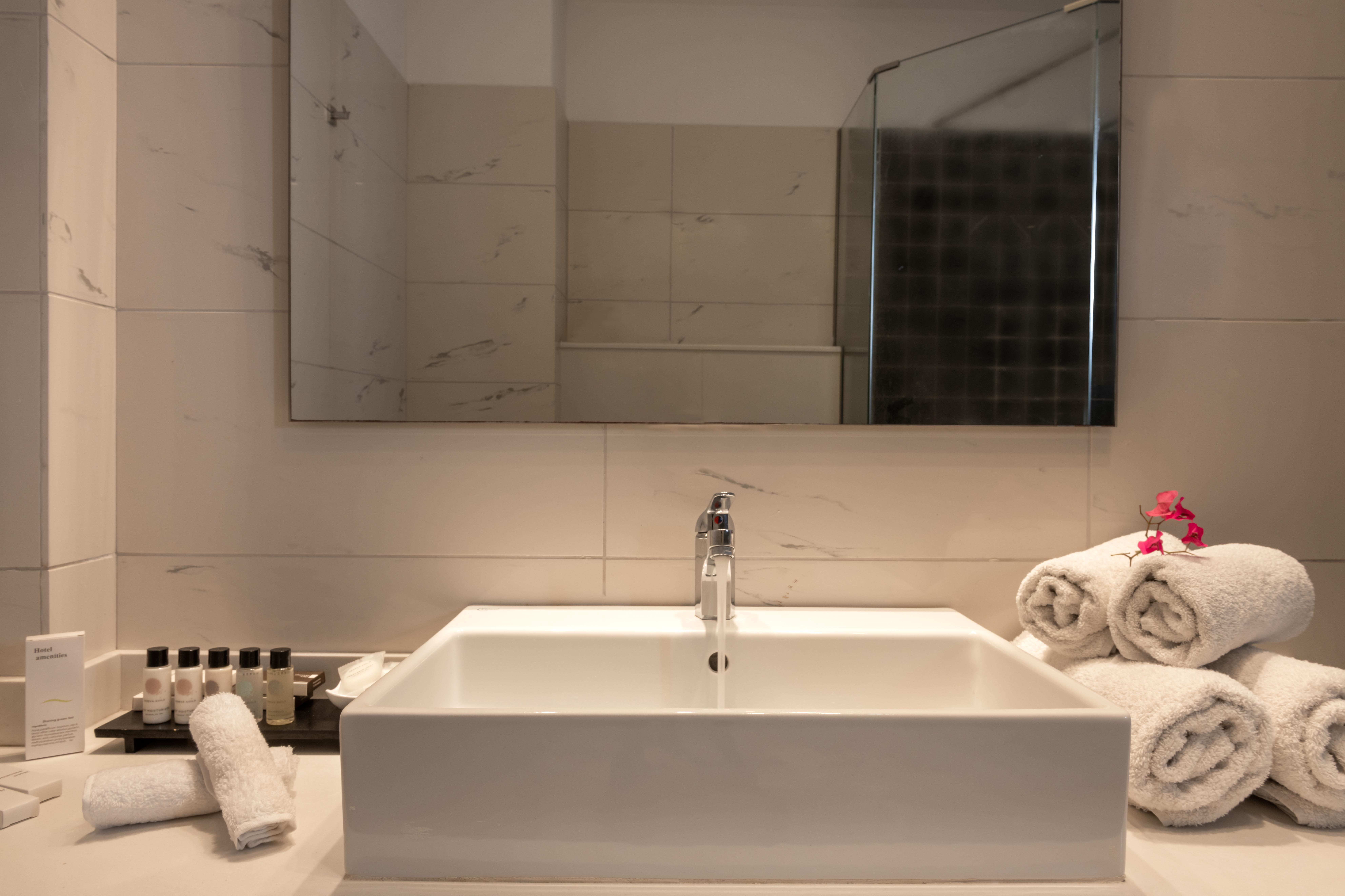 Splendour Hotel And Suites Фиростефани Екстериор снимка
