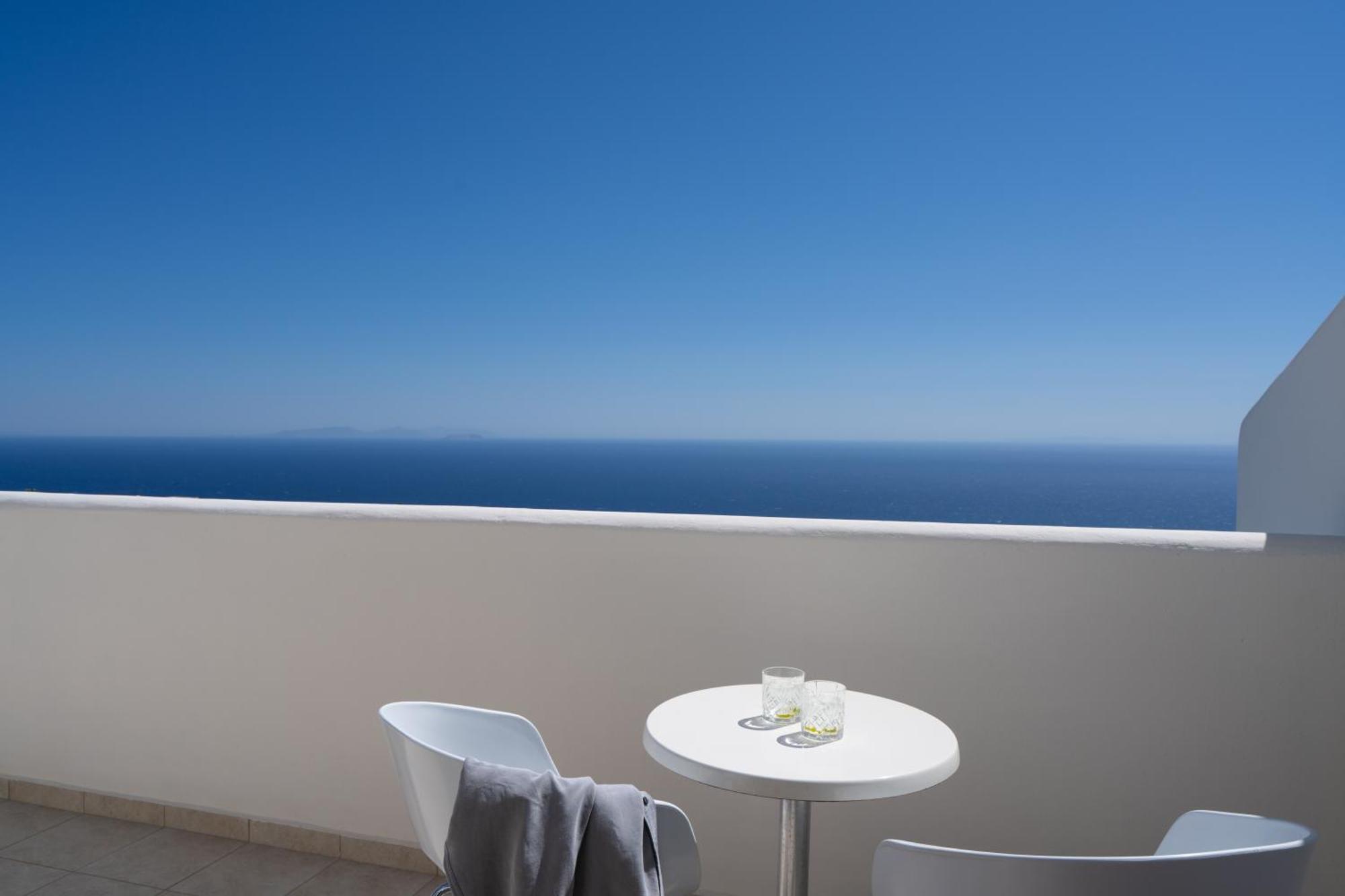 Splendour Hotel And Suites Фиростефани Екстериор снимка