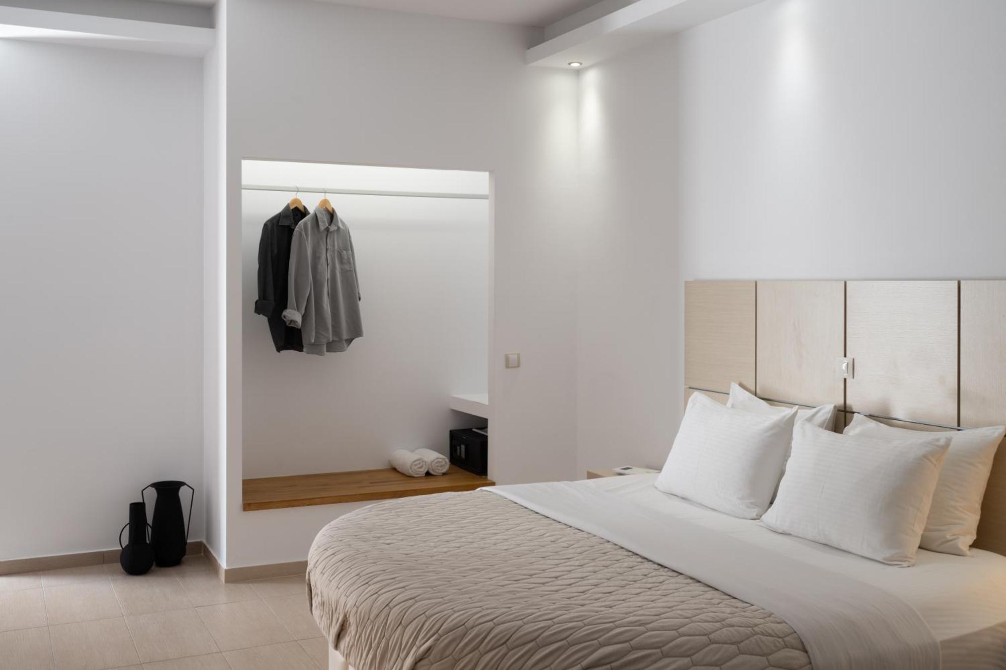 Splendour Hotel And Suites Фиростефани Екстериор снимка