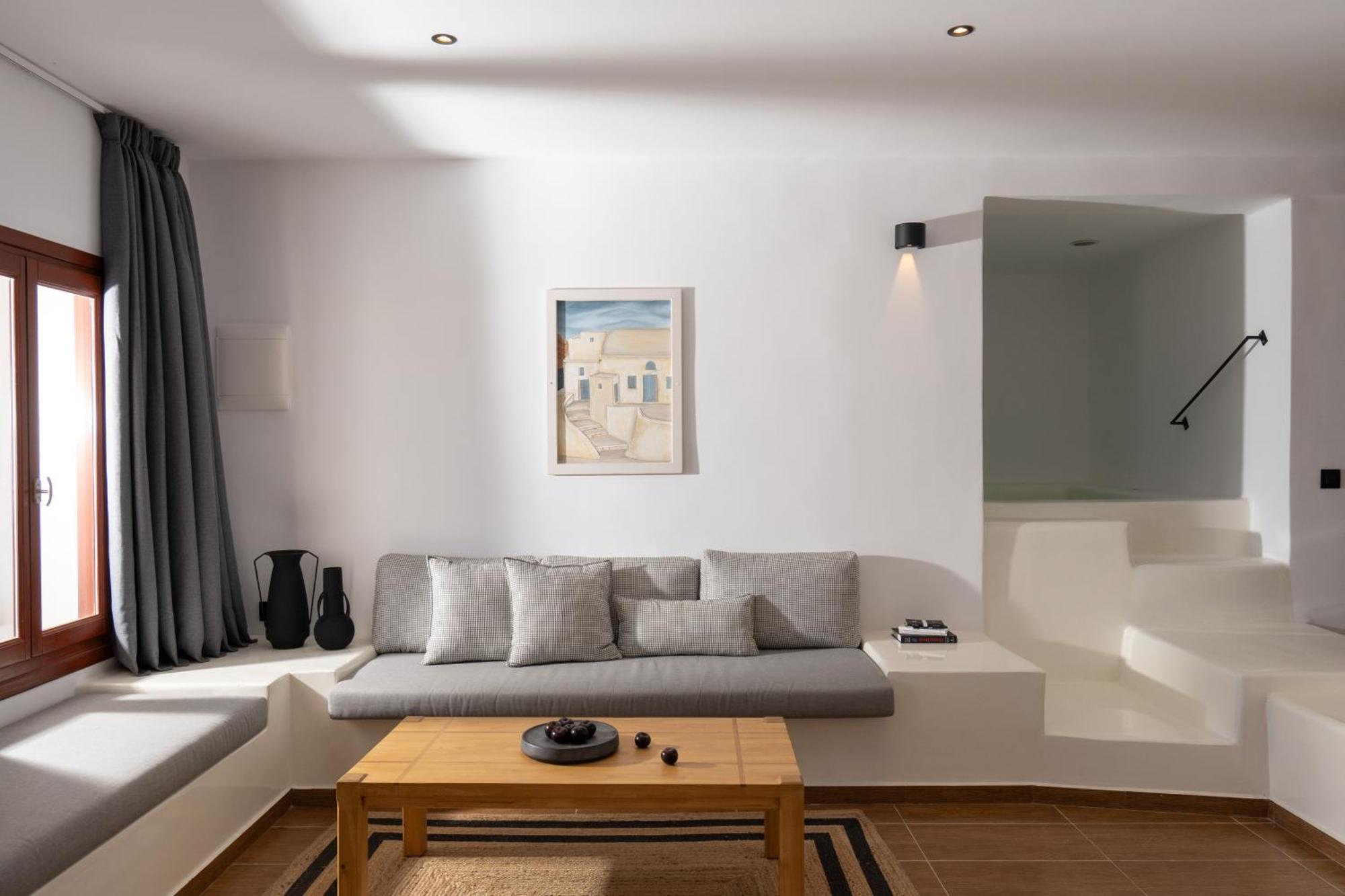 Splendour Hotel And Suites Фиростефани Екстериор снимка